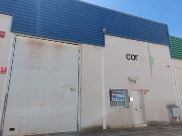 Nave industrielle à vendre à Calle Nevero Diecinueve