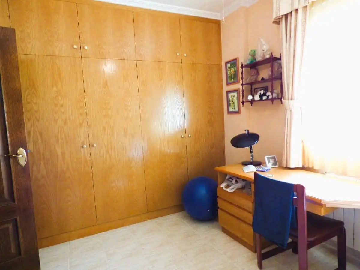 Habitación de Casa adosada en venta en Benidorm con Aire acondicionado y Internet