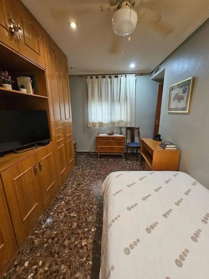 Habitación de Piso en venta en Xirivella con Aire acondicionado, Amueblado y Balcón