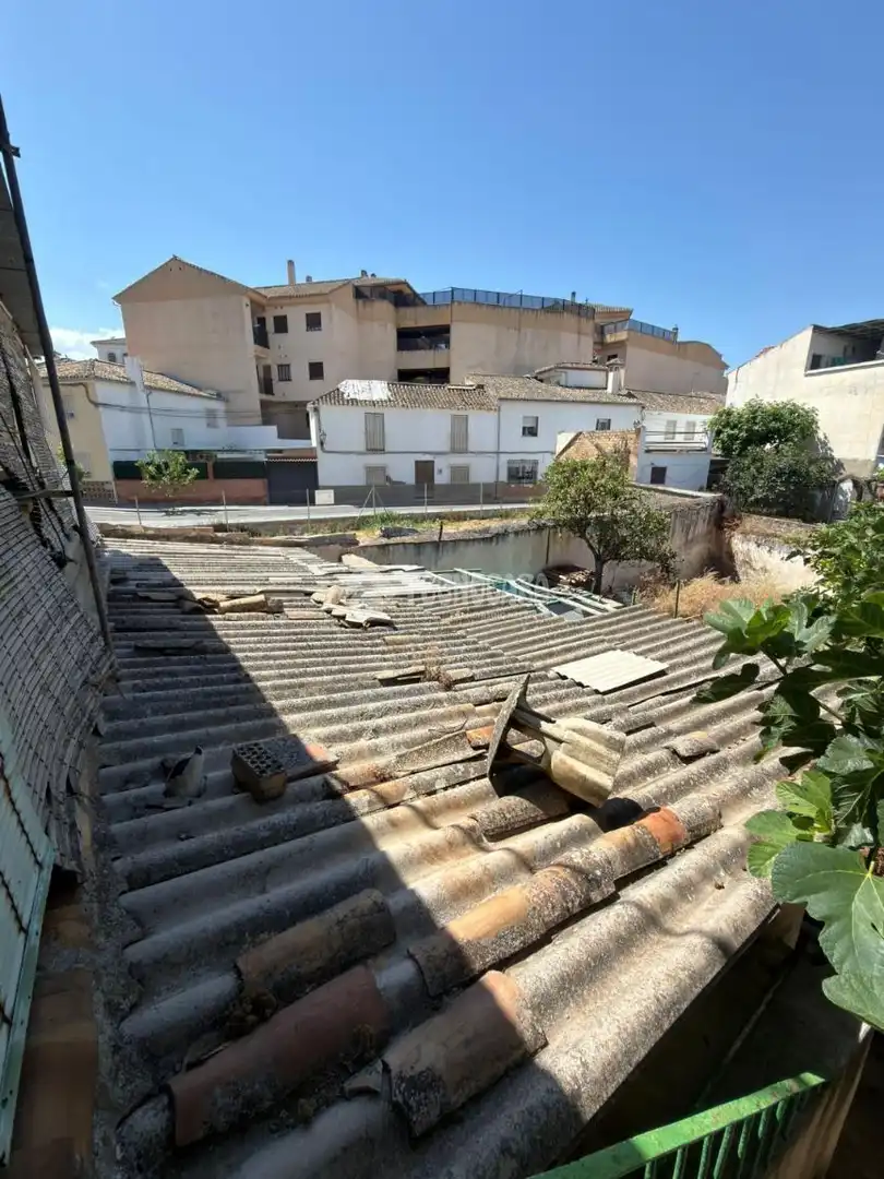 Casa adosada en venda en La Zubia amb Jardí privat i Terrassa