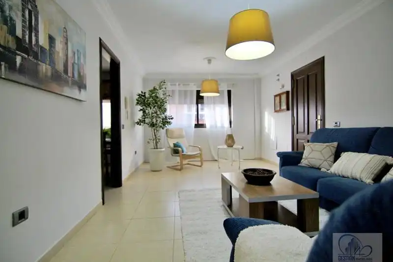 Living room of Flat for sale in San Cristóbal de la Laguna  with Terrace, Storage room and Furnished