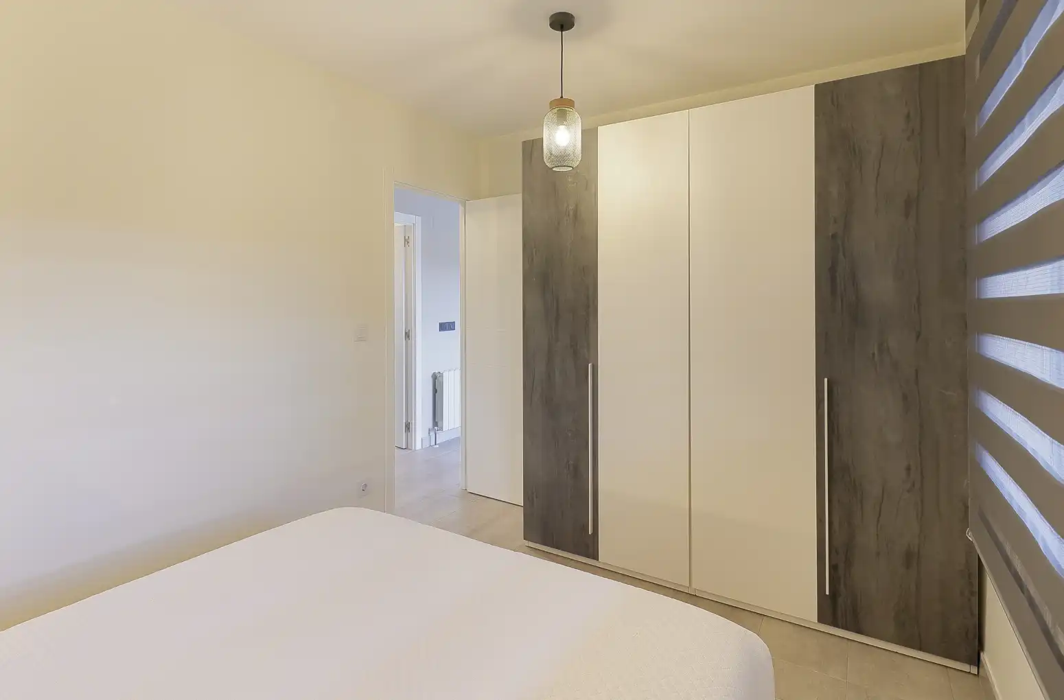 Dormitori de Casa o xalet en venda en Gijón  amb Calefacció i Traster