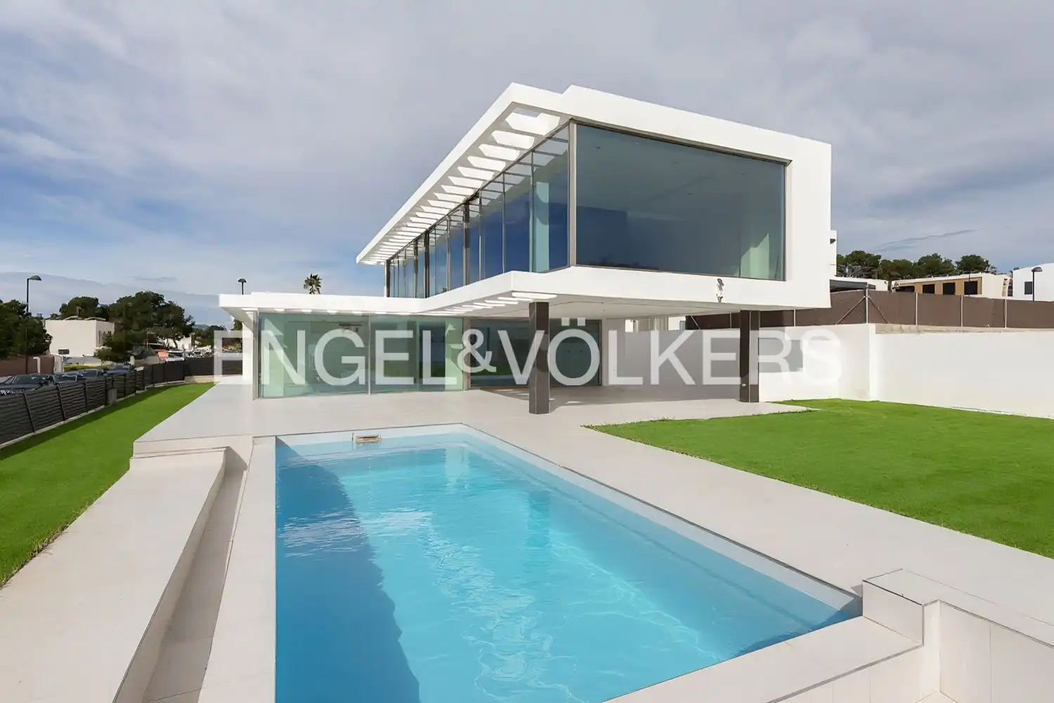 Piscina de Casa o xalet en venda en Torrent amb Aire condicionat, Calefacció i Jardí privat
