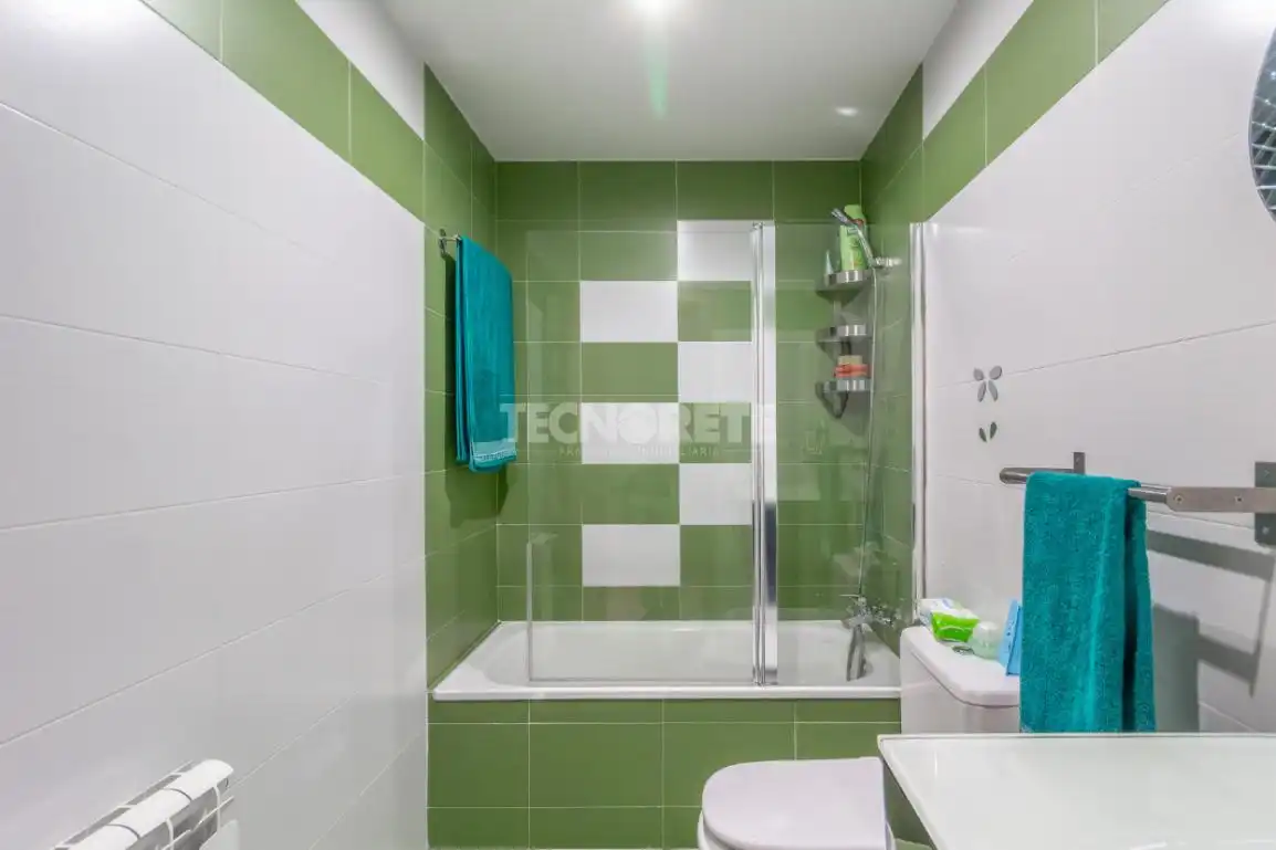 Bathroom of Flat for sale in Toledo  with Heating