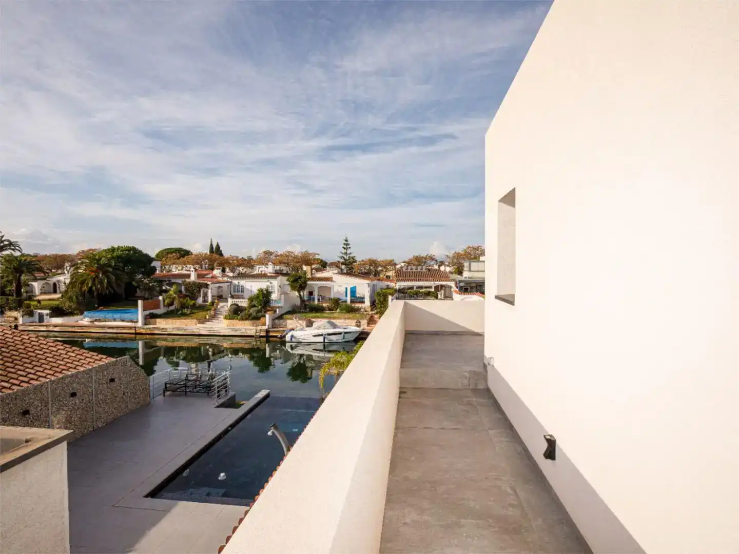 Terrace of Houses for sale in Empuriabrava  with Air Conditioner, Swimming Pool and Balcony