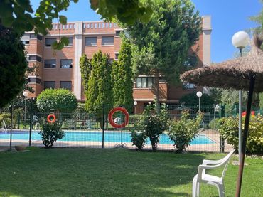 Appartamento con piscina in affitto a avenida de europa 7