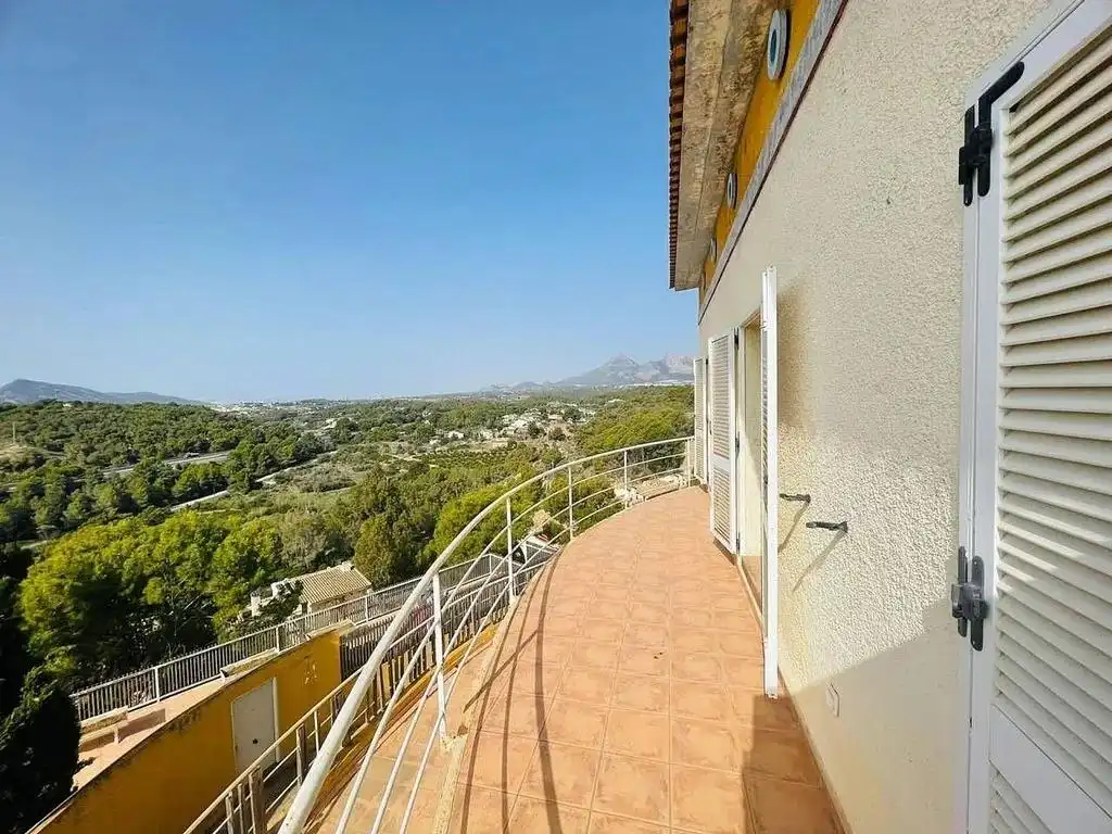 Vista exterior de Casa o xalet en venda en Altea amb Jardí privat i Terrassa