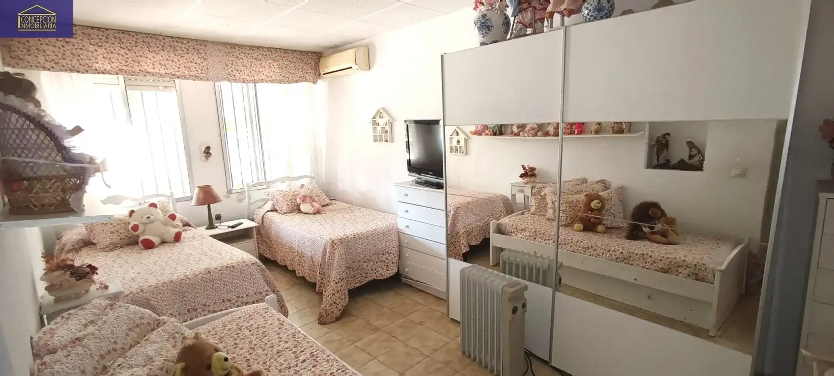 Bedroom of Houses for sale in Córdoba  with Air Conditioner, Heating and Private garden