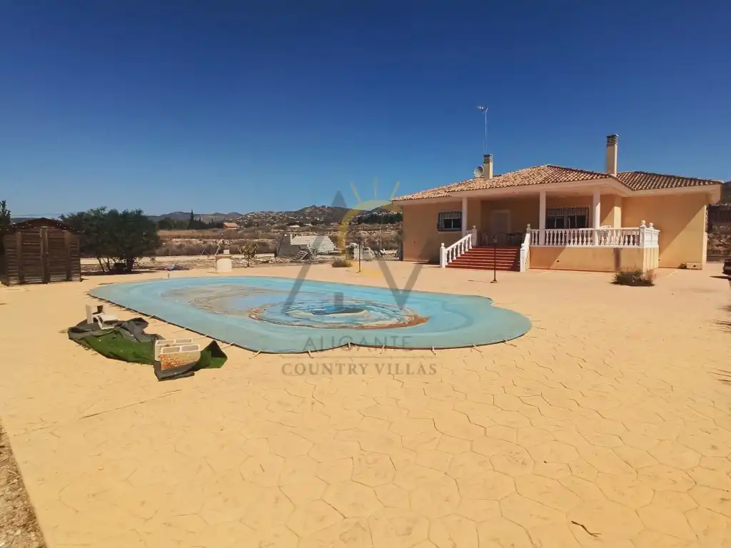 Chalet con piscina en venta en camino sevilla, imagen 2