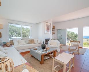 Sala d'estar de Casa o xalet en venda en Cadaqués amb Aire condicionat, Jardí privat i Terrassa