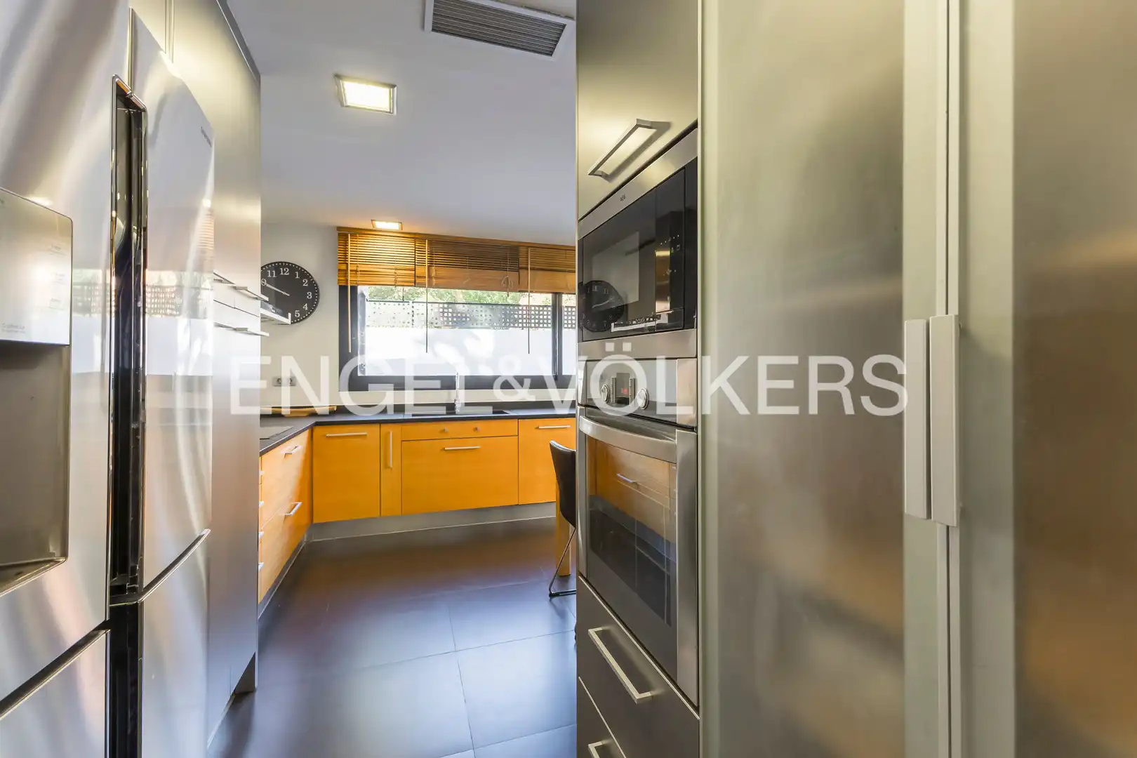 Cocina de Casa o chalet en venta en Madrid con Aire acondicionado, Calefacción y Jardín privado