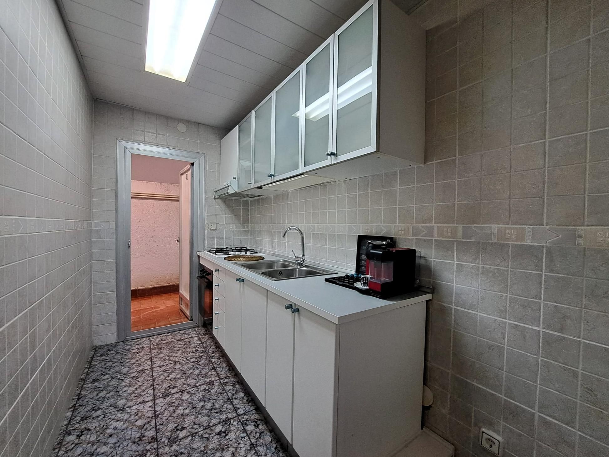 Cuina de Pis en venda en Sant Andreu de la Barca amb Terrassa