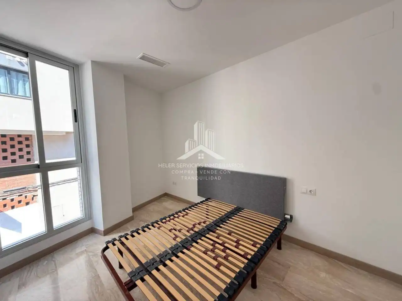 Habitación de Piso en venta en Castellón de la Plana / Castelló de la Plana con Aire acondicionado, Calefacción y Alarma