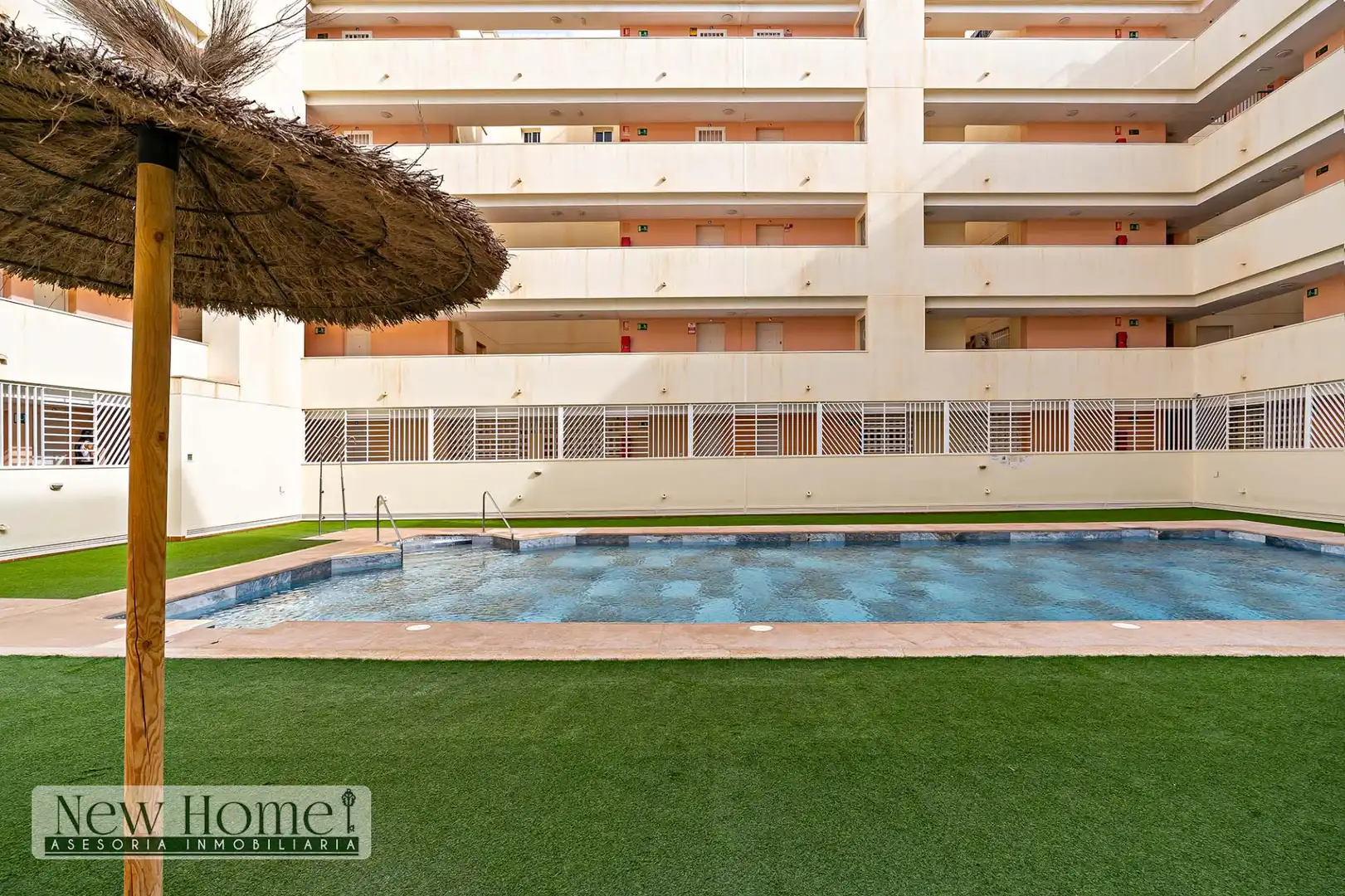 Swimming pool of Flat for sale in Roquetas de Mar  with Terrace, Furnished and Community pool