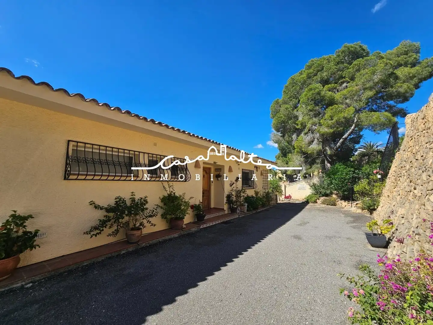 Vista exterior de Casa o chalet en venta en Altea con Aire acondicionado, Jardín privado y Terraza