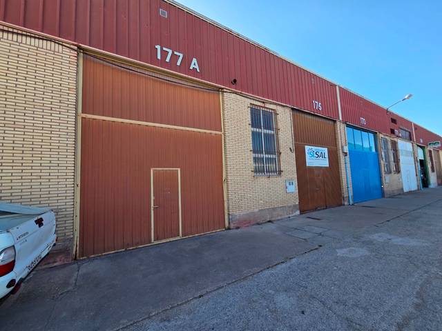 Nave industrial en Venta en Calle Vitoria en Juan XXIII - Las Torres - G2