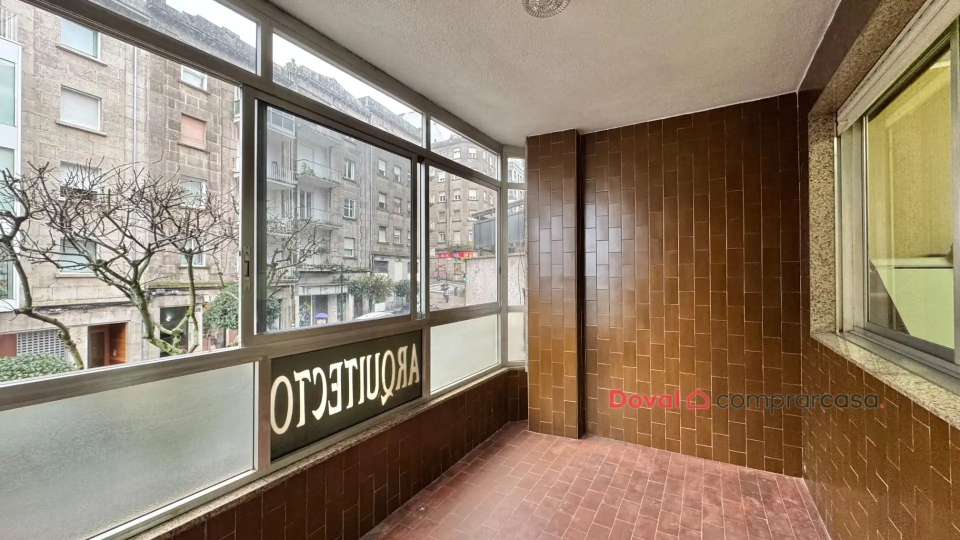 Vista exterior de Piso en venta en Vigo  con Calefacción, Parquet y Terraza
