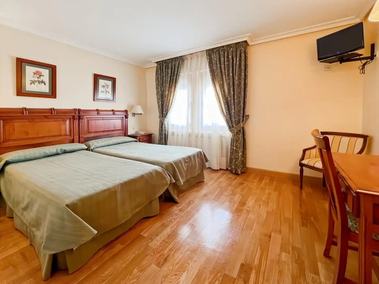 Bedroom of Country homes for sale in Buitrago del Lozoya  with Air Conditioner and Alarm