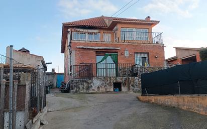 Vista exterior de Casa o xalet en venda en Lominchar amb Calefacció, Jardí privat i Terrassa