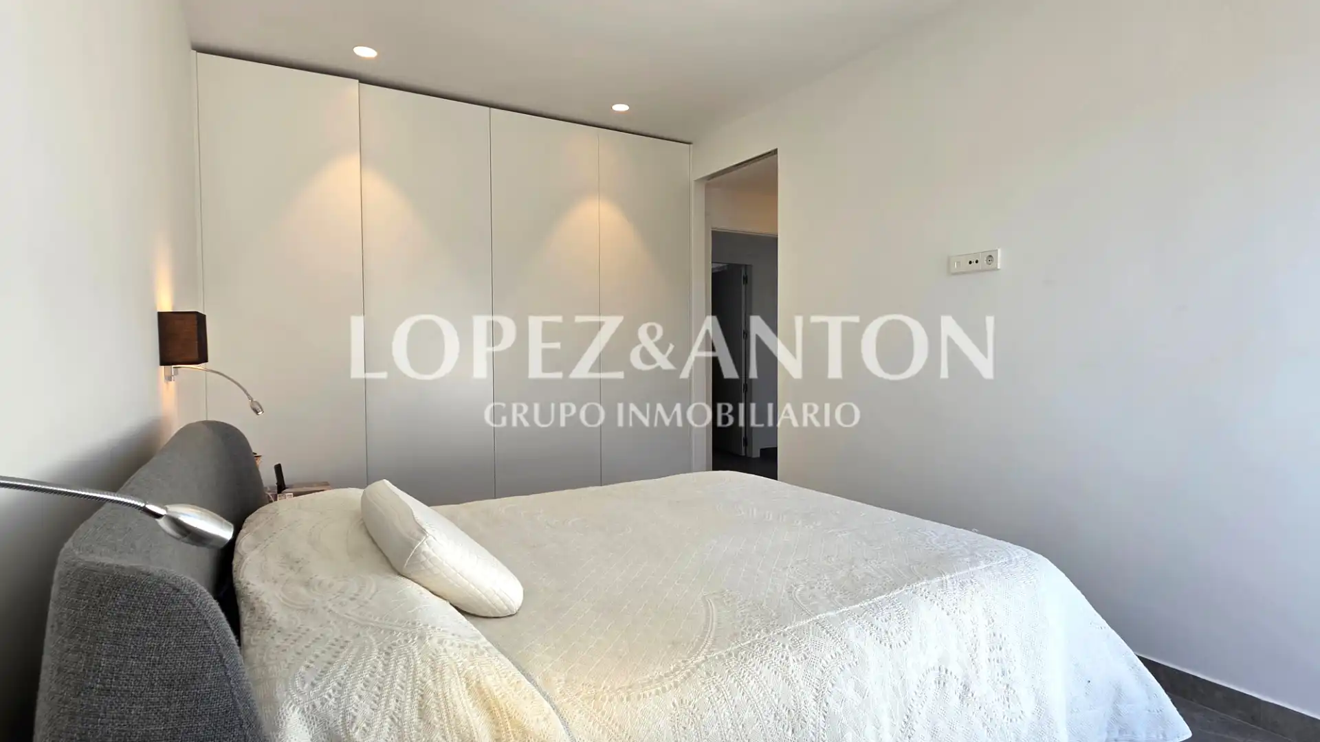 Bedroom of Houses for sale in L'Eliana  with Air Conditioner, Heating and Private garden