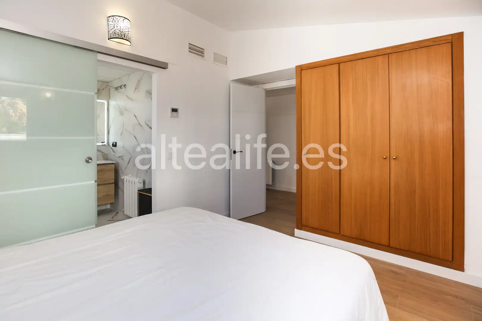 Schlafzimmer von Wohnungen zur Miete in Altea mit Klimaanlage, Heizung und Terrasse