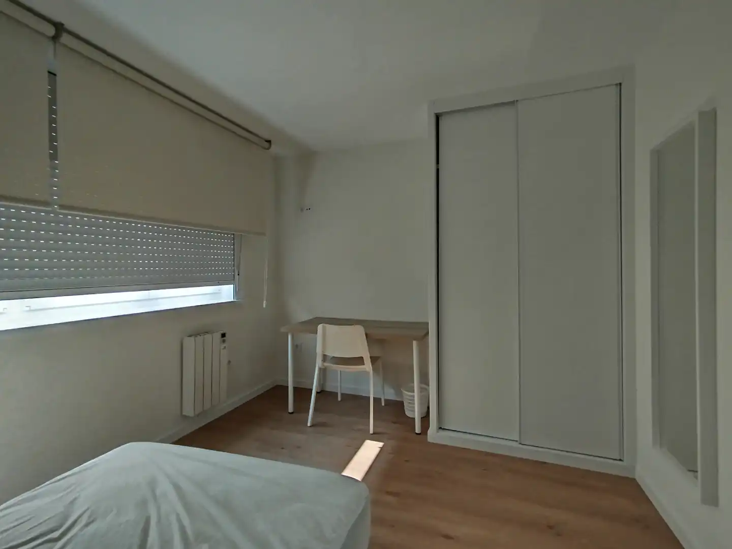 Habitación de Piso de alquiler en A Coruña Capital  con Calefacción, Amueblado y Horno