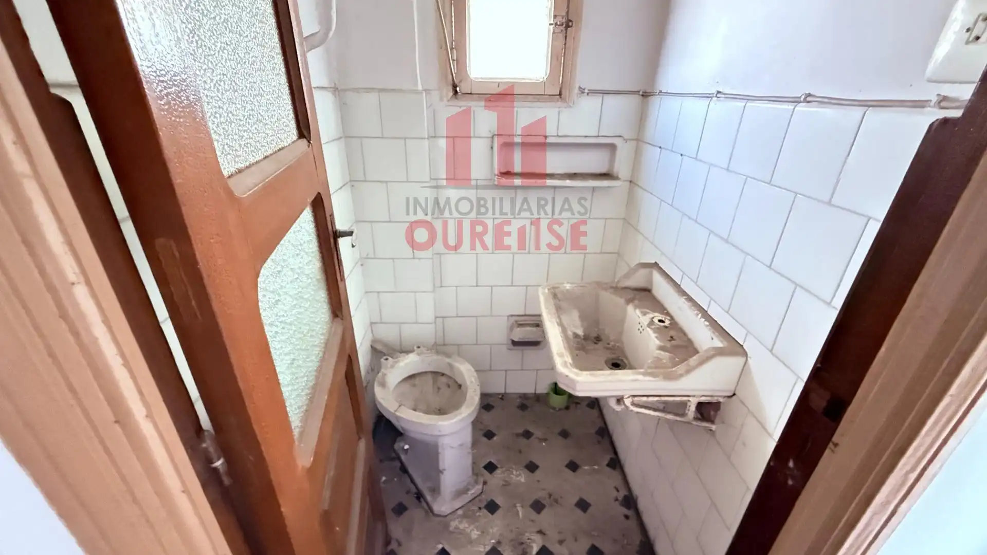 Bathroom of Buildings for sale in Ourense Capital 