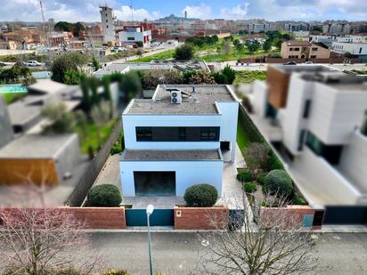 Vista exterior de Casa o xalet en venda en  Lleida Capital amb Aire condicionat, Calefacció i Jardí privat