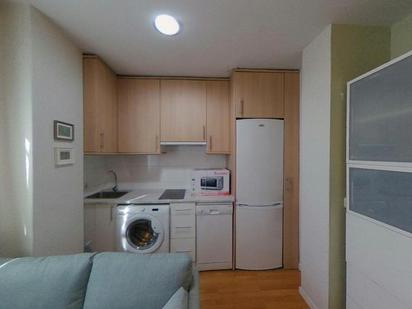 Kitchen of Flat to rent in  Madrid Capital  with Air Conditioner, Heating and Furnished