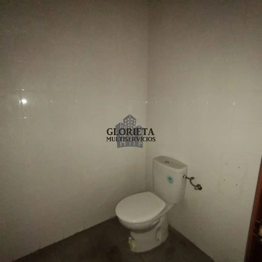 Badezimmer von Geschaftsraum zum Verkauf in Centro Urbano