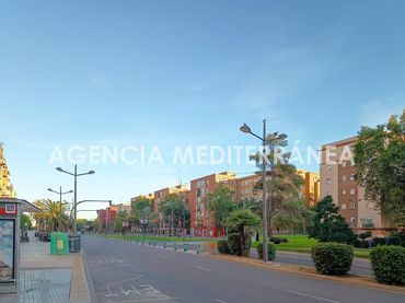 Piso con balcón en venta en L'Olivereta