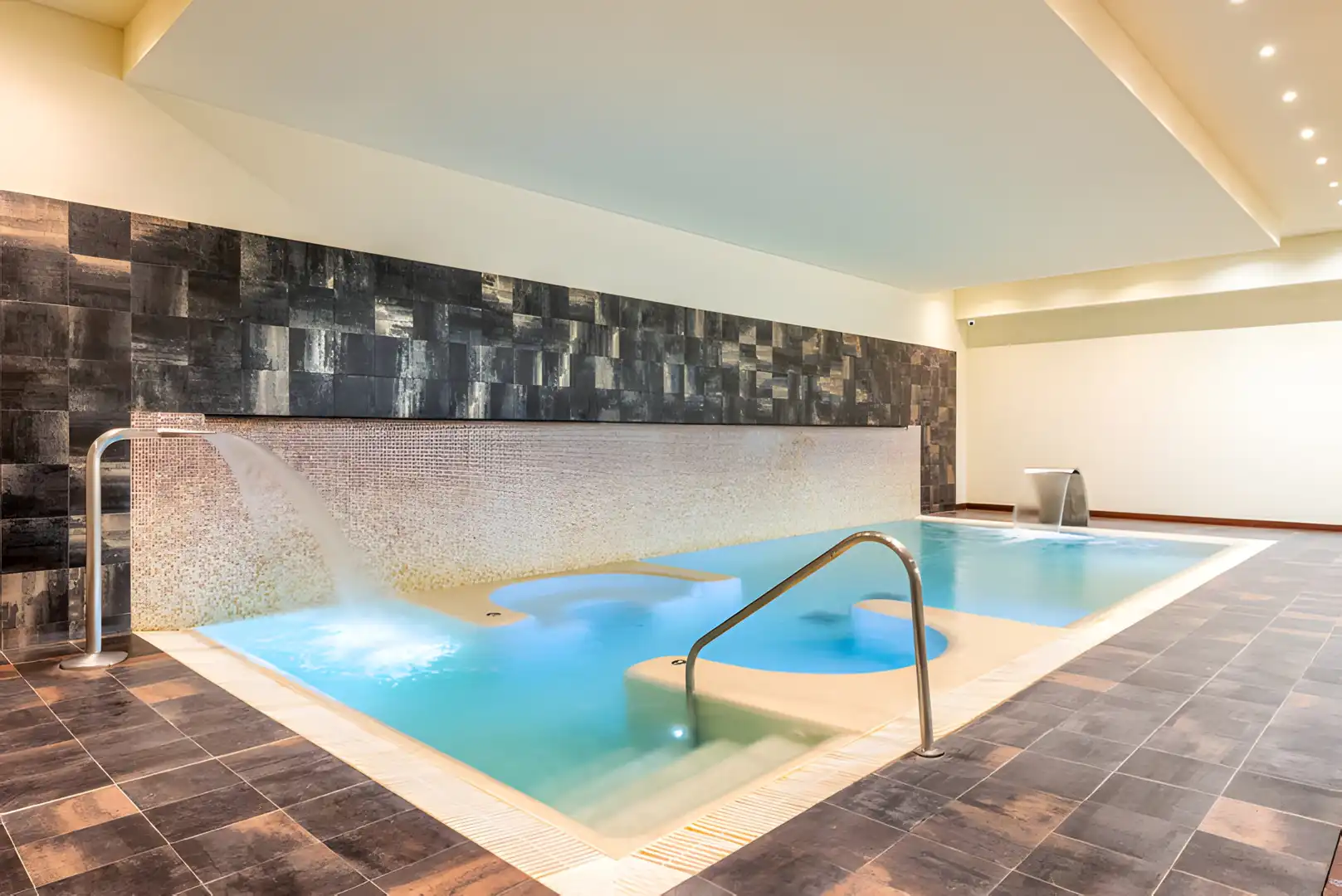 Piscina de Apartament en venda en Estepona amb Aire condicionat, Terrassa i Traster