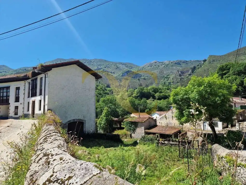 Casa o xalet en venda en Llanes amb Jardí privat, Terrassa i Balcó