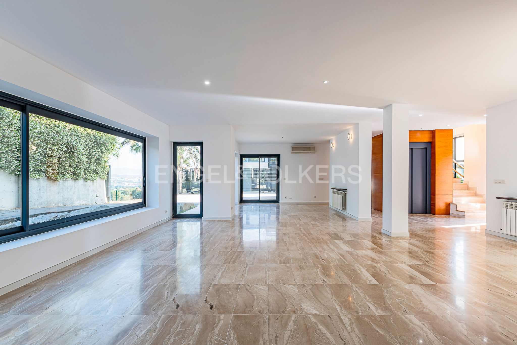 Exterior view of House or chalet for sale in Sant Cugat del Vallès  with Air Conditioner, Heating and Private garden