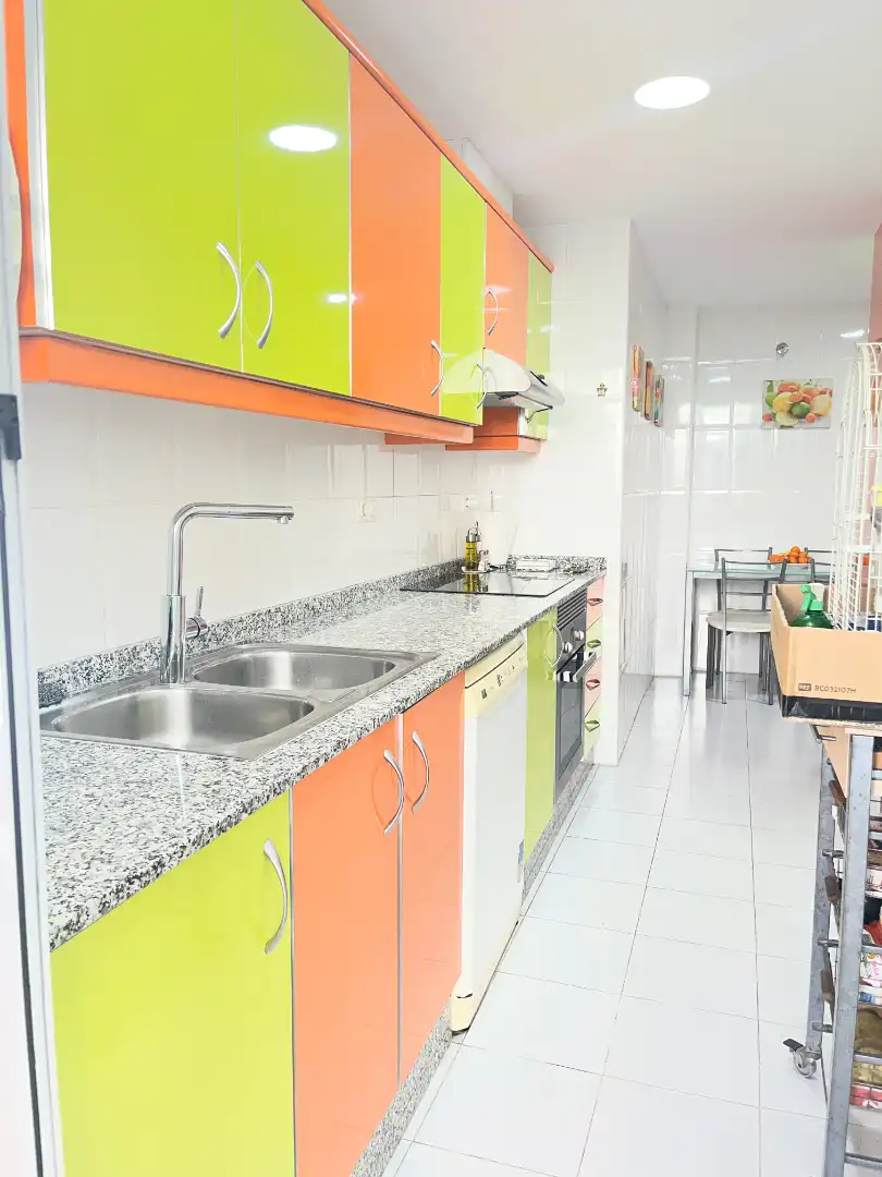 Kitchen of Flat for sale in Valencia  with Air Conditioner, Terrace and Storage room