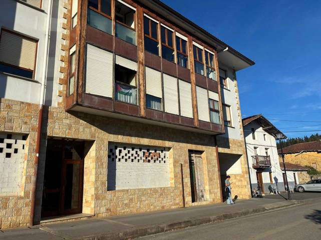 Local comercial en Venta en Jauregi apezpikua, 25 en Larrabetzu
