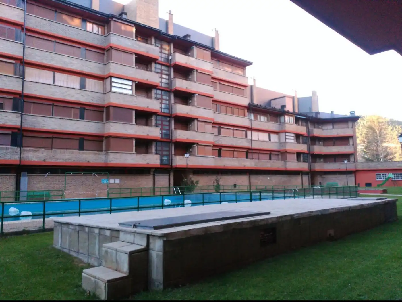 Schwimmbecken von Wohnung zur Miete in Jaca mit Heizung, Privatgarten und Terrasse