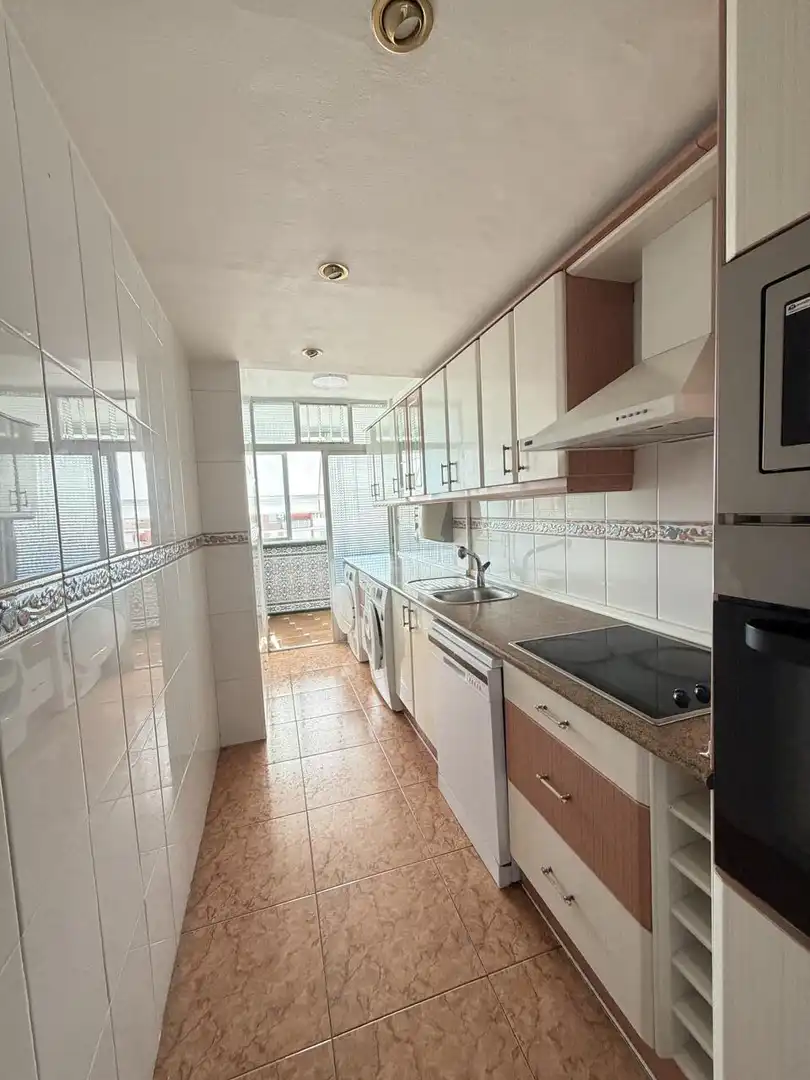 Cocina de Piso de alquiler en Fuenlabrada con Aire acondicionado, Calefacción y Terraza