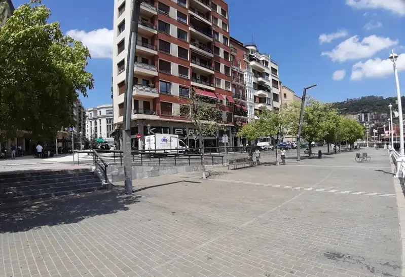 Außenansicht von Wohnung zur Miete in Bilbao  mit Heizung, Möbliert und Ofen
