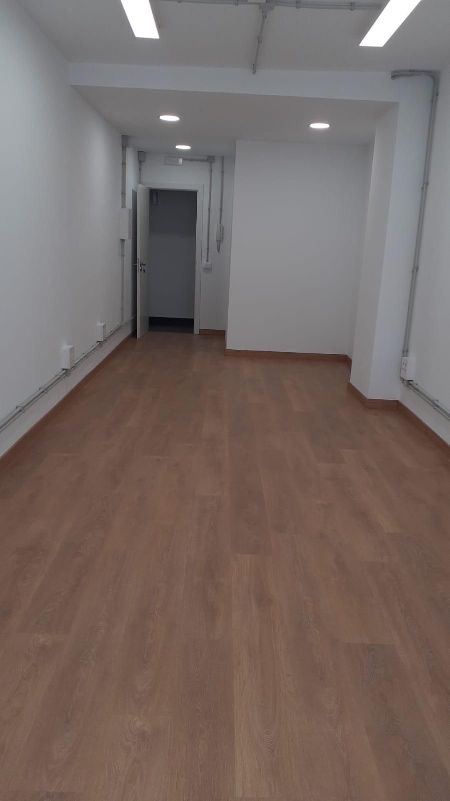 Office to rent in Alcaravaneras