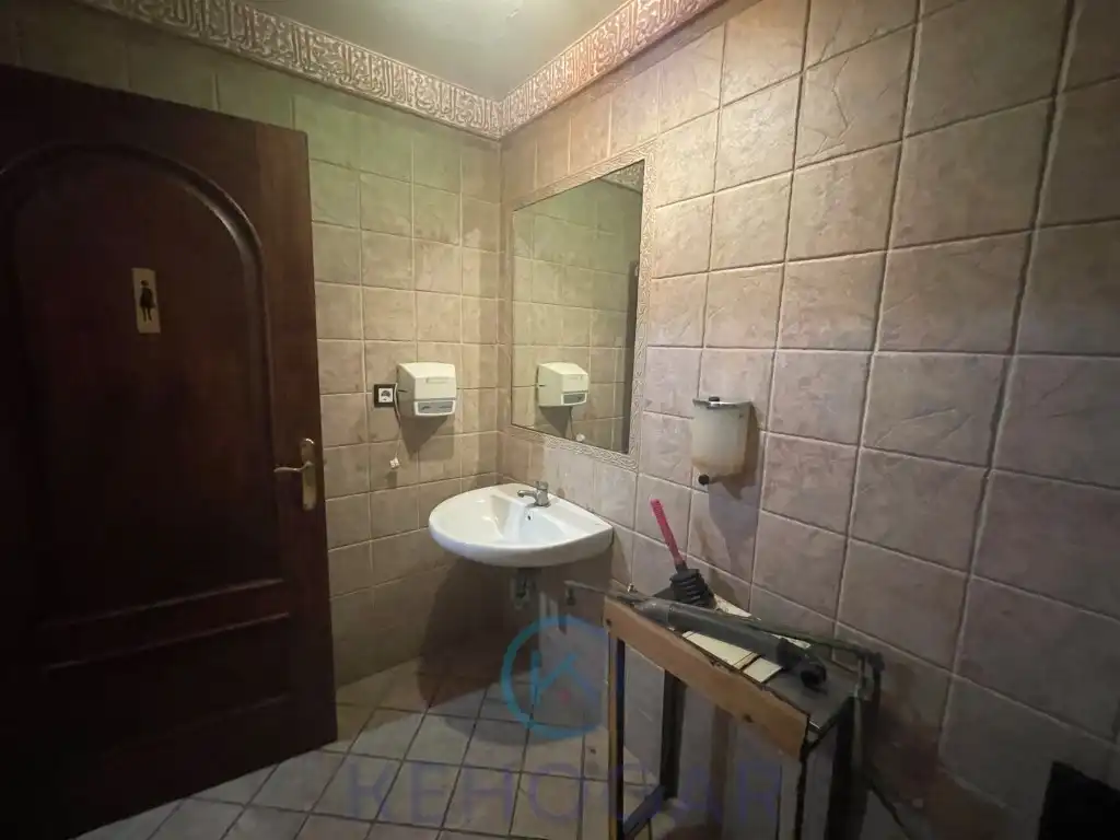 Badezimmer von Geschaftsraum zum Verkauf in Montequinto