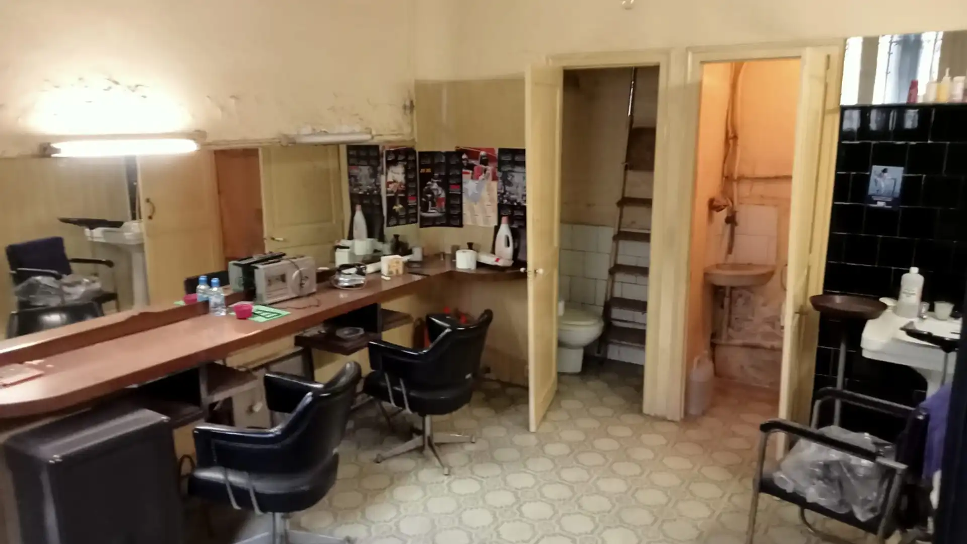 Baño de Local en venta en Berga con Amueblado