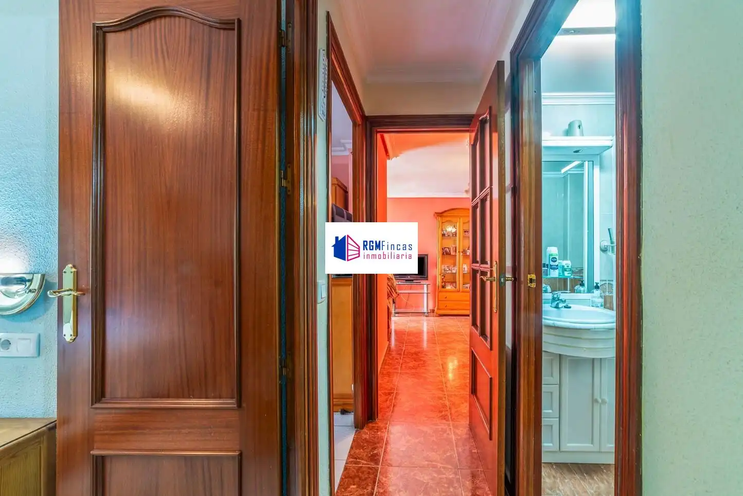 Flat for sale in Sevilla  with Air Conditioner and Storage room