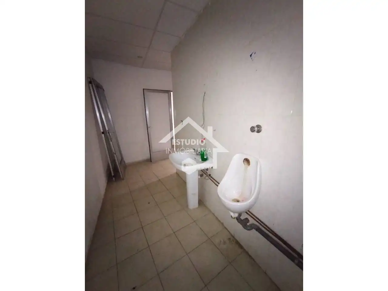 Badezimmer von Geschaftsraum zur Miete in Viana