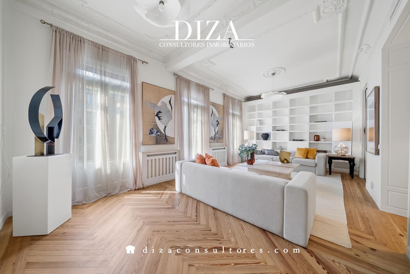 Living room of Flat for sale in  Madrid Capital  with Air Conditioner, Heating and Balcony