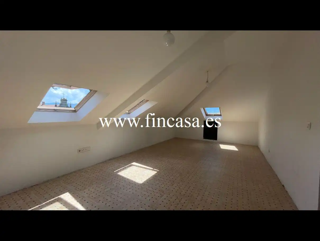 Piso en venta en Nigrán con Calefacción, Jardín privado y Parquet