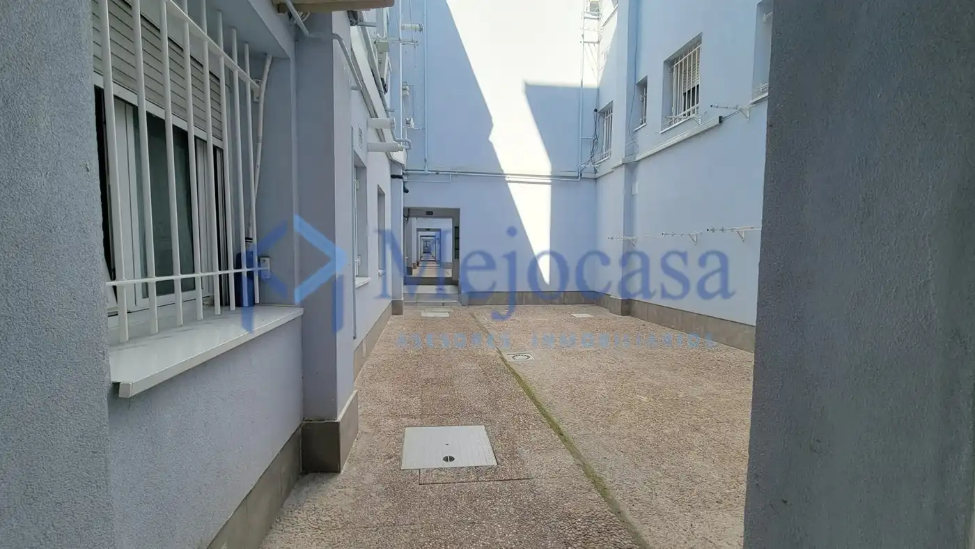 Parking of Flat for sale in Madrid  with Air Conditioner and Furnished