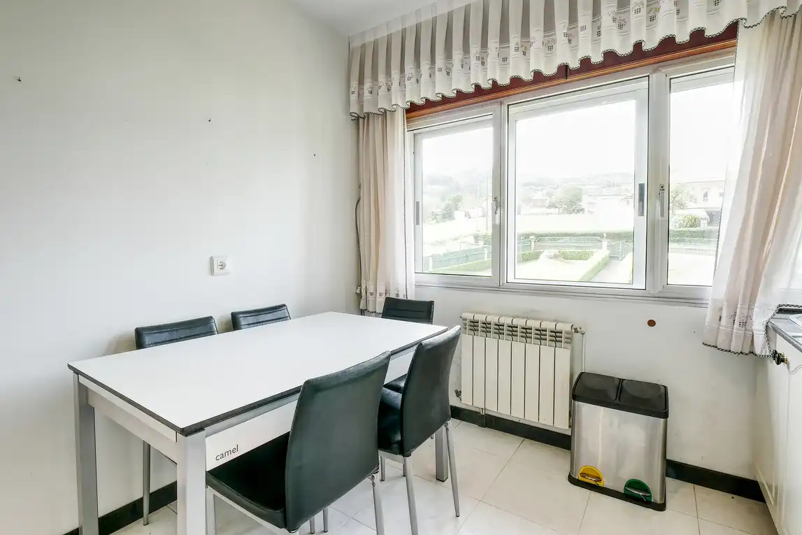 Comedor de Casa o chalet en venta en A Laracha   con Calefacción, Jardín privado y Trastero