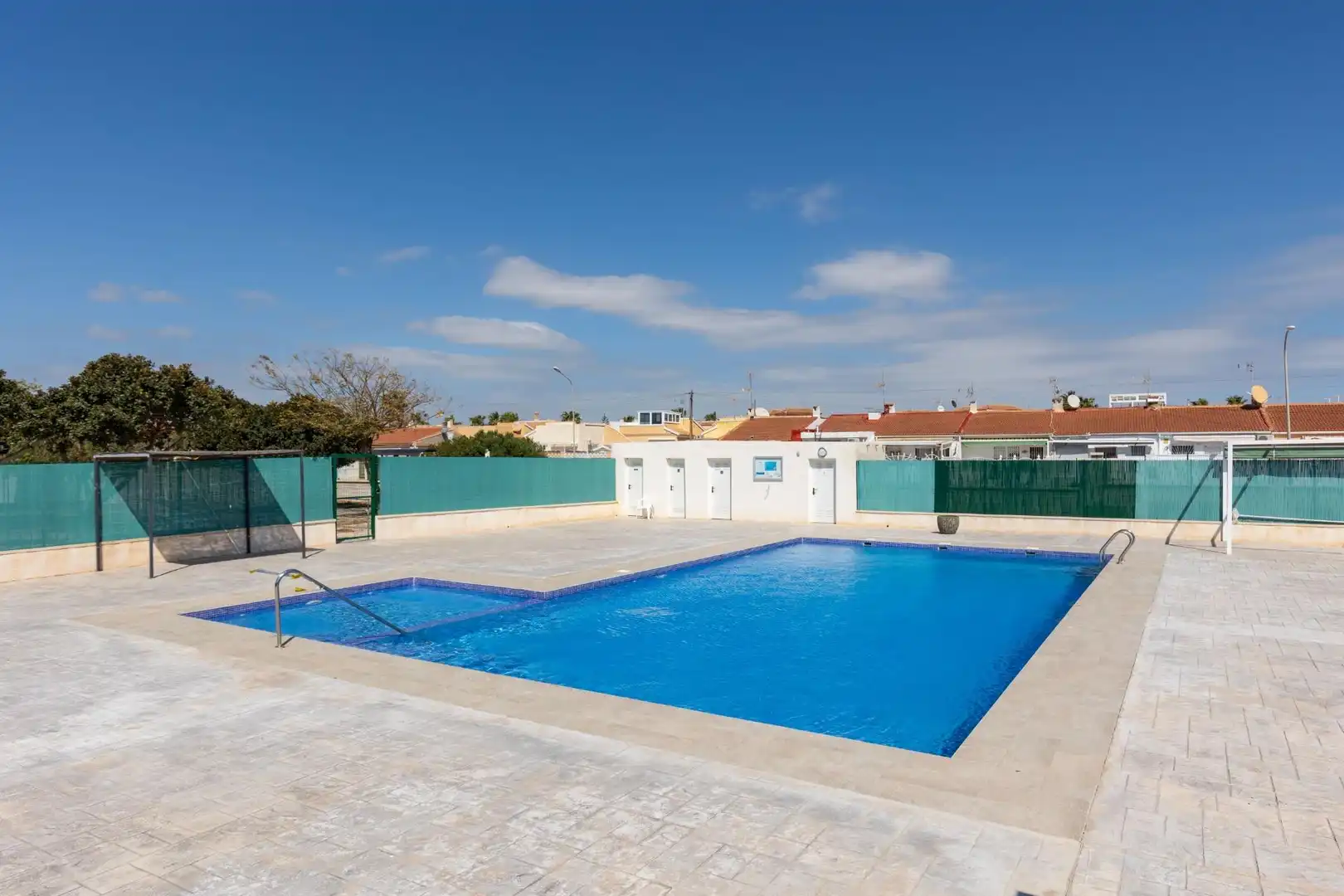 Bungalow con piscina en venta en Zona Carrefour - Urbanizaciones, imagen 28