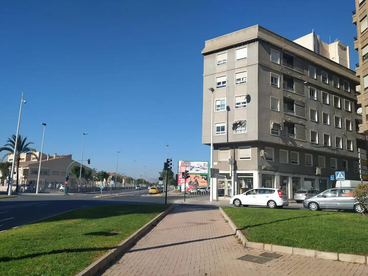 Vista exterior de Pis en venda en Elche / Elx amb Balcó